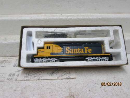 HO SCALE : GSB SANTE FE SD40 DIESEL LOCO - LOT 262R
