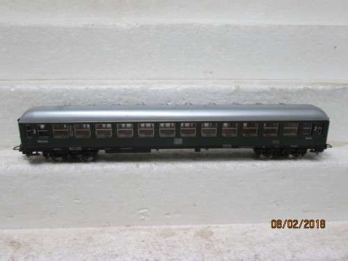 HO SCALE : LIMA DB SECOND CLASS COACH - LOT 361R