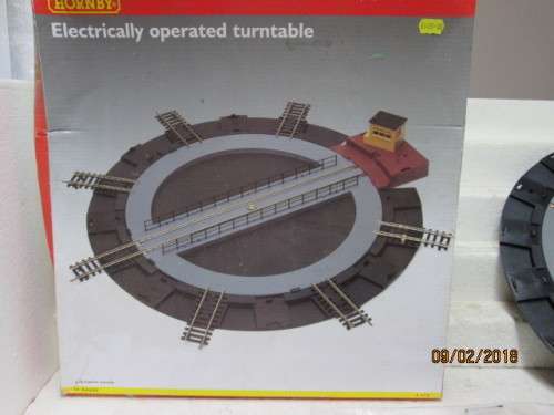 OO SCALE : HORNBY ELECTRICALLY OPERATED TURNTABLE - LOT 415R