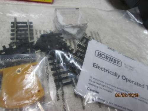 OO SCALE : HORNBY ELECTRICALLY OPERATED TURNTABLE - LOT 415R