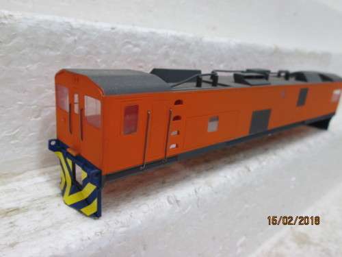 HO SCALE : SAR CLASS 10E ORANGE ELECTRIC LOCO BODY (SPOORNET) - LOT 433R