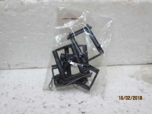 HO SCALE : FRATESCHI SUBURBAN SET (LOCO + 2 WAGONS) - LOT 474R