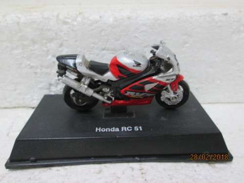 DIE-CAST 1:32 SCALE HONDA RC51 - LOT 548R
