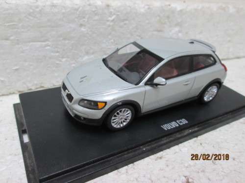 DIE CAST : MOTORART VOLVO C30 (1:43 SCALE) - LOT 560R