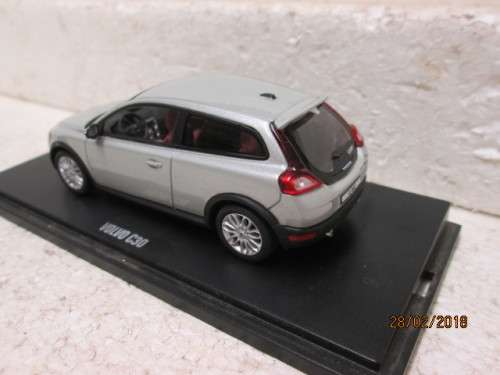 DIE CAST : MOTORART VOLVO C30 (1:43 SCALE) - LOT 560R