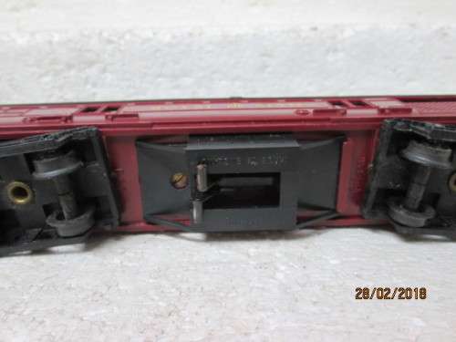 OO SCALE : TRI-ANG ROYAL MAIL COACH PLUS OFF-LOADING DOCK - LOT 575R