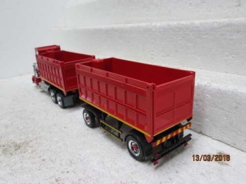 1:43 SCALE DIE-CAST KENWORTH TIPPER TRUCK AND TRAILER - LOT 763R