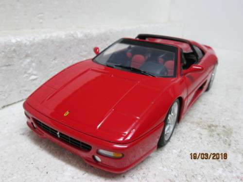 1:18 SCALE UT MODELS FERRARI F355 - LOT 989R