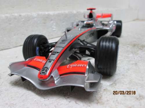 1:18 SCALE HOTWHEELS McCLAREN MP4-21 (KIMI RAIKKONEN) - LOT 146S