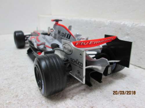 1:18 SCALE HOTWHEELS McCLAREN MP4-21 (KIMI RAIKKONEN) - LOT 146S