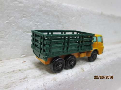 MATCHBOX SERIES / LESNEY : DODGE STAKE TRUCK  No 4 - LOT 176S