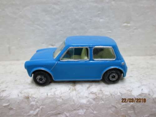 MATCHBOX SUPERFAST RACING MINI No 29 - LOT 220S