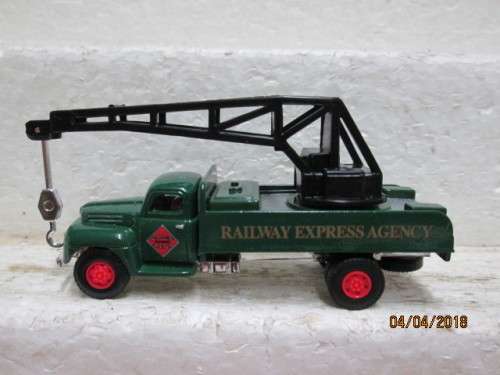 HO SCALE : RAILWAY EXPRESS AGENCY BREAKDOWN TRUCK (BOXED) - LOT 439S