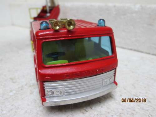 DIE CAST CORGI SIMON SNORKEL : DENNIS FIRE TRUCK - LOT 462S