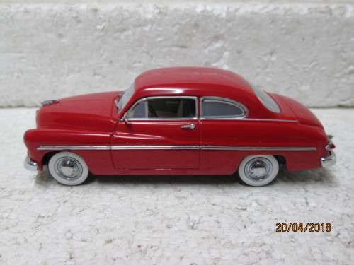 DIE CAST 1:43 SCALE : UNIVERSAL HOBBIES 1949 MERCURY - LOT 580S