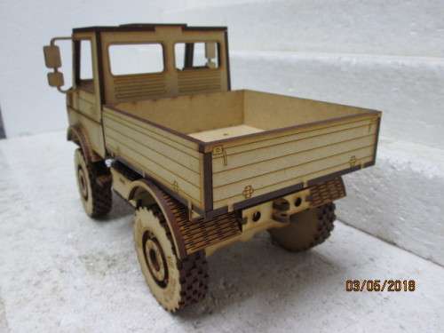 1:18 SCALE MERCEDES UNIMOG - LOT 115T