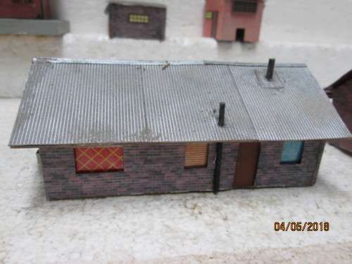 HO SCALE : x6 HANDMADE BUILDINGS - LOT 859S