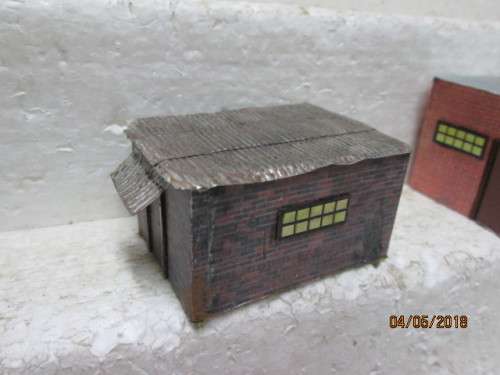 HO SCALE : x6 HANDMADE BUILDINGS - LOT 859S