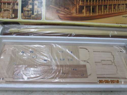 ARTESANIA LATINA "KING OF THE MISSISSIPPI" PADDLE WHEEL STEAM BOAT KIT (1:80 SCALE) - LOT 170T