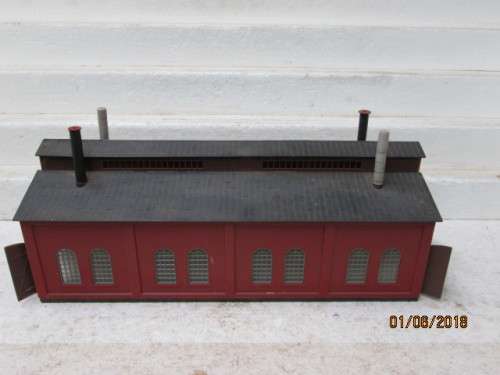 HO SCALE LARGE DOUBLE ENGINE SHED - LOT 189T