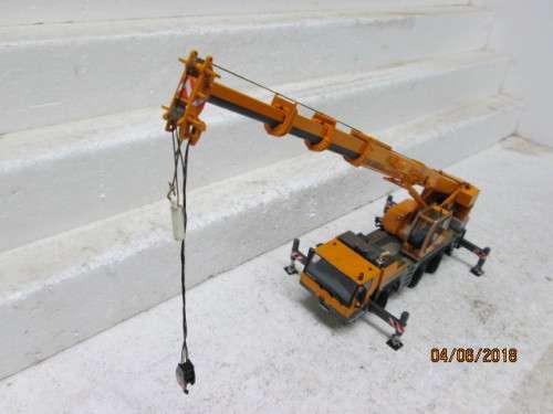 DIE CAST 1:50 SCALE : LIEBHERR LTM1050 CRANE - LOT 219T