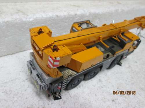 DIE CAST 1:50 SCALE : LIEBHERR LTM1050 CRANE - LOT 219T
