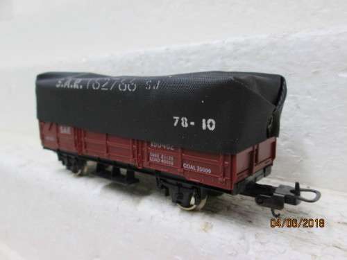 HO SCALE LIMA SAR ES WAGON WITH TARP - LOT 267T