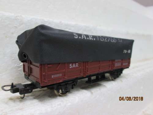 HO SCALE LIMA SAR ES WAGON WITH TARP - LOT 267T