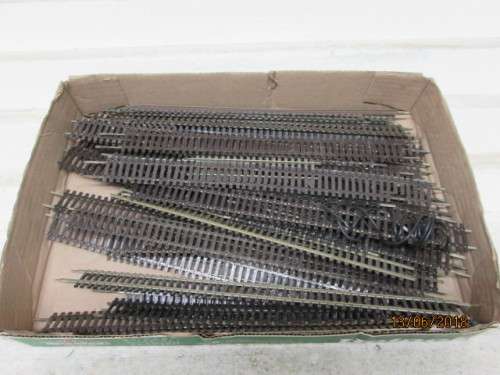 HO/OO SCALE ASSORTED NICKEL SILVER FLEXITRACK SHORT OFF-CUTS (BEERBOX) - LOT 276T