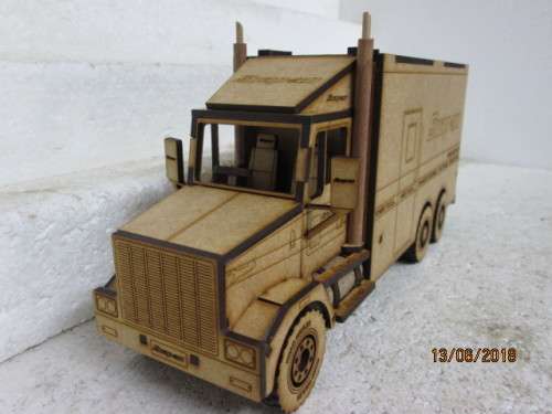 1:32 SCALE LAZER CUT SNAP-ON TRUCK - LOT 815W