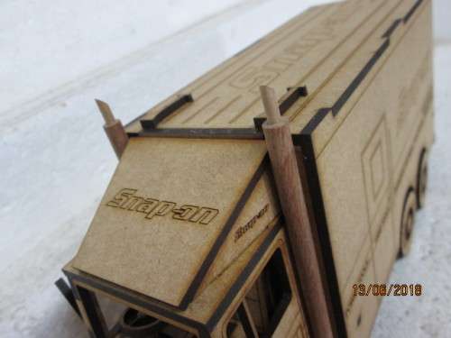 1:32 SCALE LAZER CUT SNAP-ON TRUCK - LOT 815W