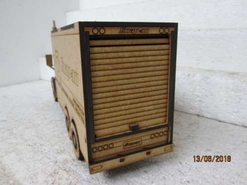 1:32 SCALE LAZER CUT SNAP-ON TRUCK - LOT 815W