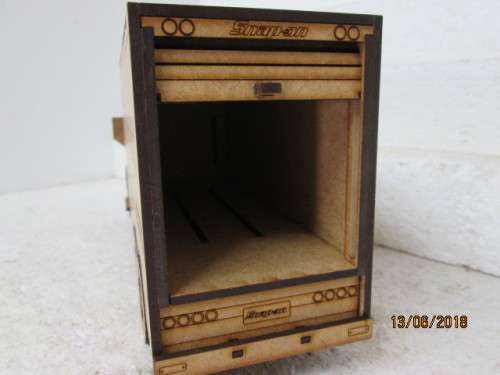 1:32 SCALE LAZER CUT SNAP-ON TRUCK - LOT 815W