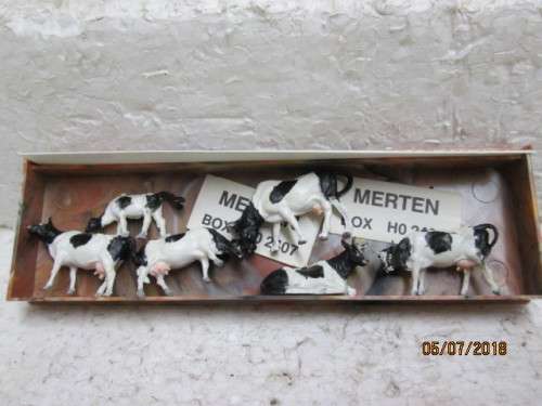 HO SCALE MERTEN (FARM COWS x6) - LOT 323T