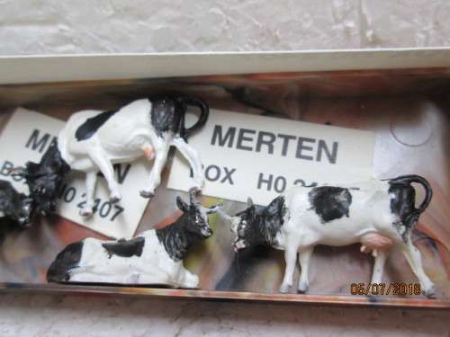 HO SCALE MERTEN (FARM COWS x6) - LOT 323T