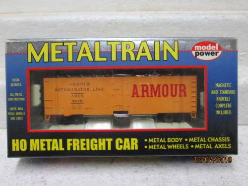 HO SCALE MODELPOWER 41' BOX CAR (SOLID METAL BODY) BOXED - LOT 405T