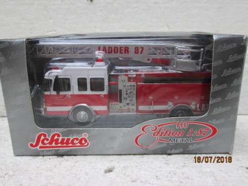 HO SCALE : SCHUCO FIRE TRUCK WITH LADDER (BOXED) - LOT 524T