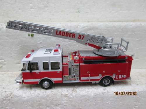 HO SCALE : SCHUCO FIRE TRUCK WITH LADDER (BOXED) - LOT 524T