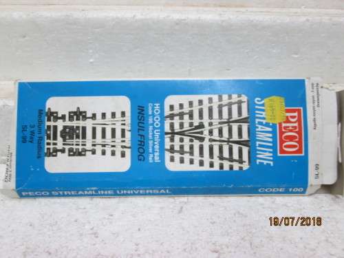 HO/OO SCALE : PECO MEDIUM RADIUS 3-WAY POINT (BOXED) - LOT 574T