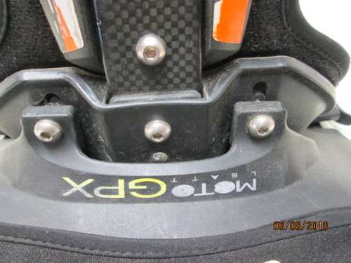 LEATT NECK BRACE (MOTORLEATT GPX) - LOT 768T