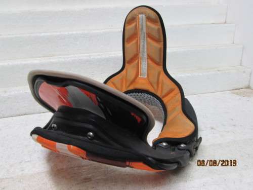 LEATT NECK BRACE (MOTORLEATT GPX) - LOT 768T