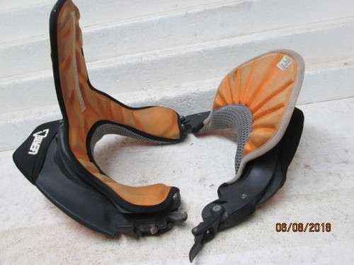 LEATT NECK BRACE (MOTORLEATT GPX) - LOT 768T