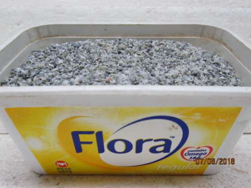 HO SCALE : SCENIC MATERIAL (MEDIUM GREY/ WHITE BALLAST 750g) - LOT 779T