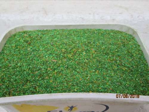 HO SCALE : SCENIC SCATTER MATERIAL (MEDIUM GREEN BROWN 175g) - LOT 819T