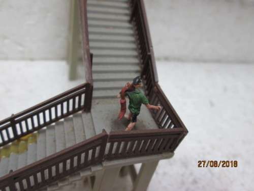 HO/OO SCALE DOUBLE RAIL CROSSING PEDESTRIAN BRIDGE - LOT 952T