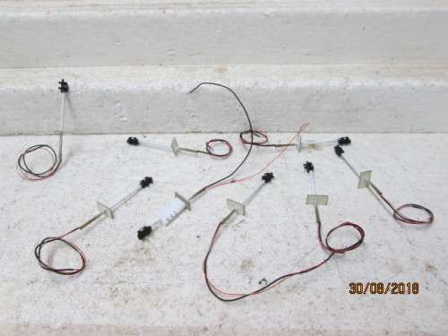 HO SCALE : ELECTRIC RAIL SIGNAL LIGHTS x8 - LOT 8U