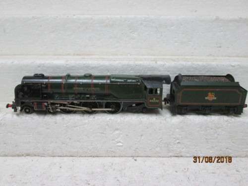 OO SCALE  : HORNBY DUBLO 4-6-2 STEAM LOCOMOTIVE  (DUCHESS OF MONTROSE) - LOT 53U