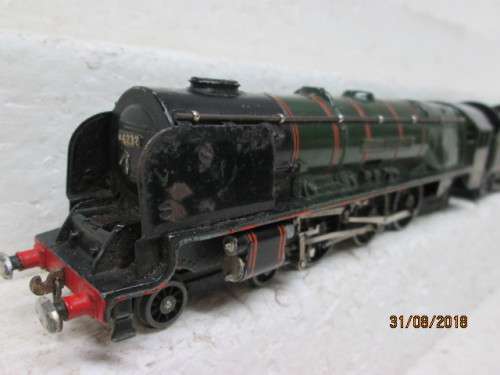 OO SCALE  : HORNBY DUBLO 4-6-2 STEAM LOCOMOTIVE  (DUCHESS OF MONTROSE) - LOT 53U