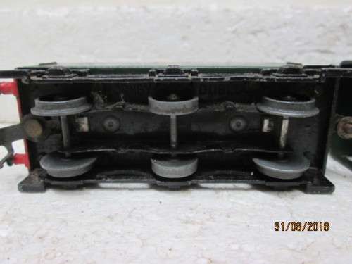 OO SCALE  : HORNBY DUBLO 4-6-2 STEAM LOCOMOTIVE  (DUCHESS OF MONTROSE) - LOT 53U