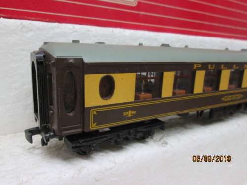 OO SCALE : HORNBY DUBLO PULLMAN SECOND CLASS COACH CAR No 74 (BOXED) - LOT 99U